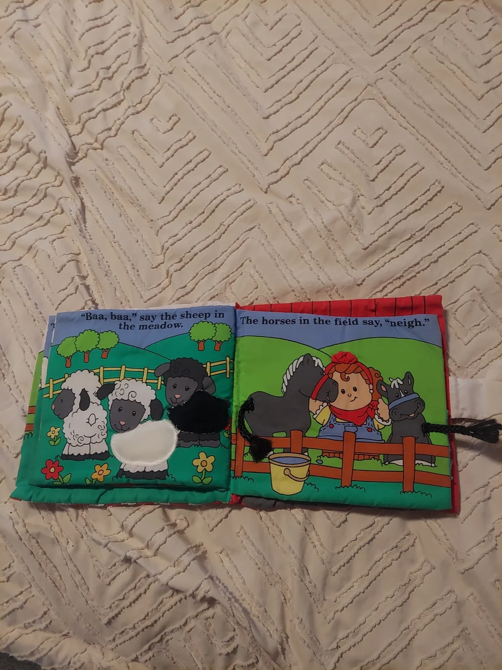 Vintage 1998 Fisher-Price Soft Play Barnyard Pals Cloth Activity Book